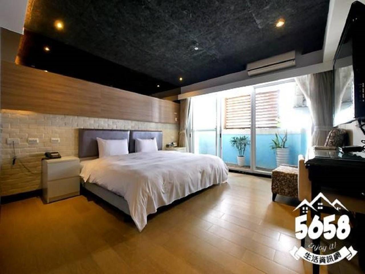 R8 Eco Hotel Kaohsiung Extérieur photo